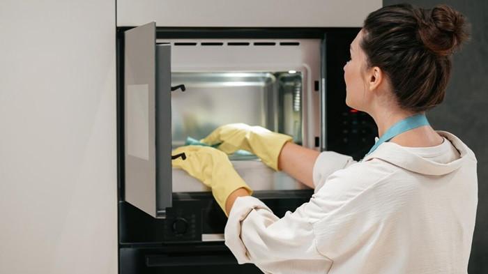 Ilustrasi perawatan oven | foto zinkevych/freepik