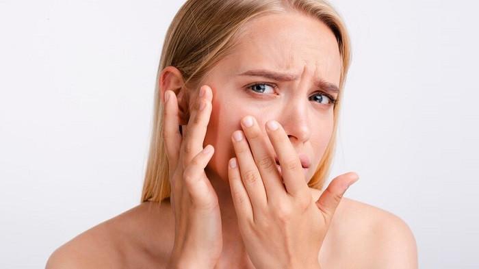 Ilustrasikulit iritasi karena suka gonta-ganti skincare