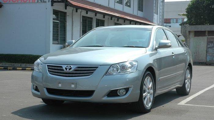Mobil Toyota Camry (GridOto.com) 
