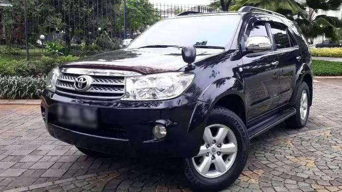 Mobil Toyota Fortuner (TribunJatim.com)