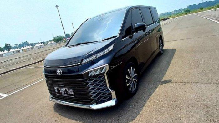 Mobil Toyota Voxy (Tribunnews.com) 
