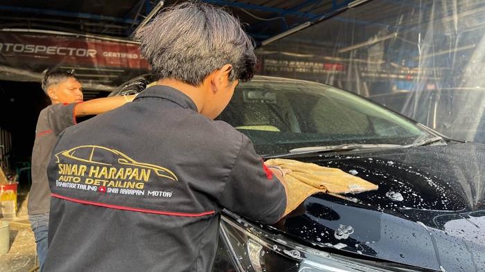 Proses detailling dan coating di Showroom Sinar Harapan Motor. (SHM)