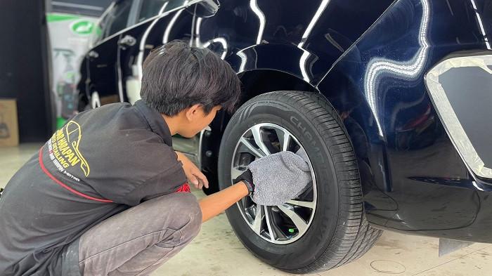 Showroom Mobil Sinar Harapan Motor memberikan beragam pelayanan ekstra. (SHM)