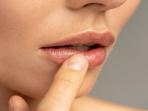 10 Tips Bikin Bibir Plumpy dan Menarik, Lembab Sepanjang Hari!