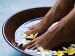 6 Cara Hempaskan Bau Kaki dengan Cepat dan Efektif, Agar Aromanya Tak Mengganggu