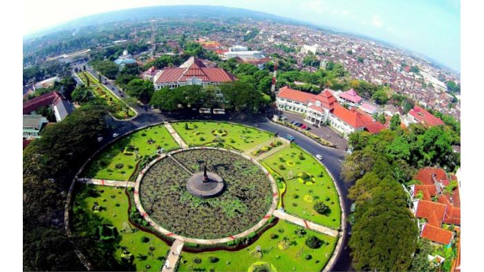 Alun-alun Kota Malang. (Dok. Barry Kusuma)