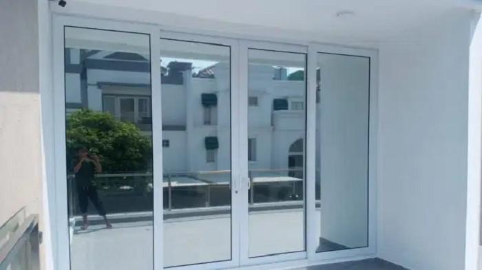 Ilustrasi Menggunakan Cermin Reflektif. (OLX)