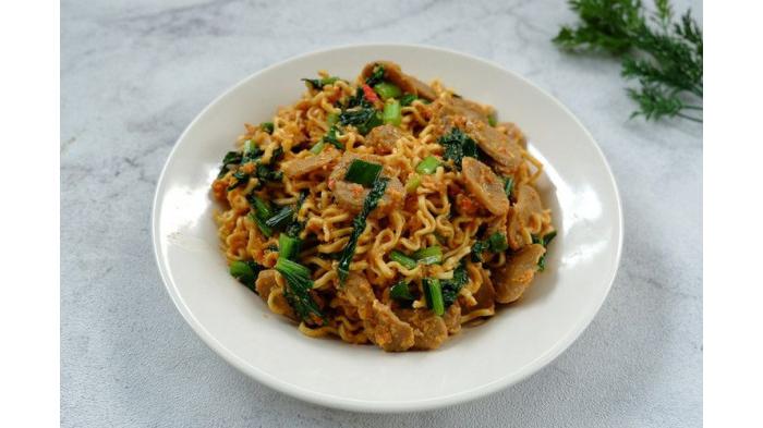 Ilustrasi Mie Goreng Sayur/ Resep Menu Sahur Simple untuk Anak Kos. (Kompas.com)