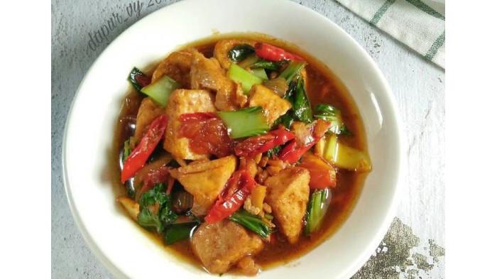 Ilustrasi Pokcoy Tahu Saus Tiram/ Resep Menu Sahur Simple untuk Anak Kos. (Goersapp)