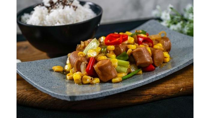 Ilustrasi Tumis Sayur Sosis/ Resep Menu Sahur Simple untuk Anak Kos. (Kompas.com)