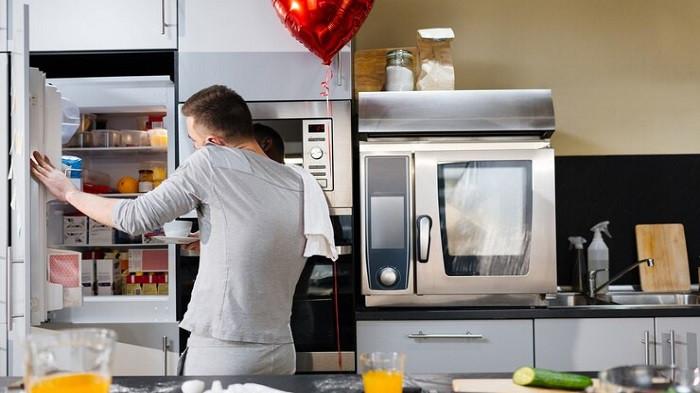 Ilustrasi dapur penuh alat elektronik | foto pressfoto/freepik
