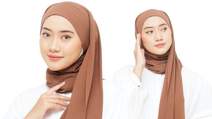 Ilustrasi pashmina instan bahan certi jadi tren hijab Lebaran 2024. (hijaberies)