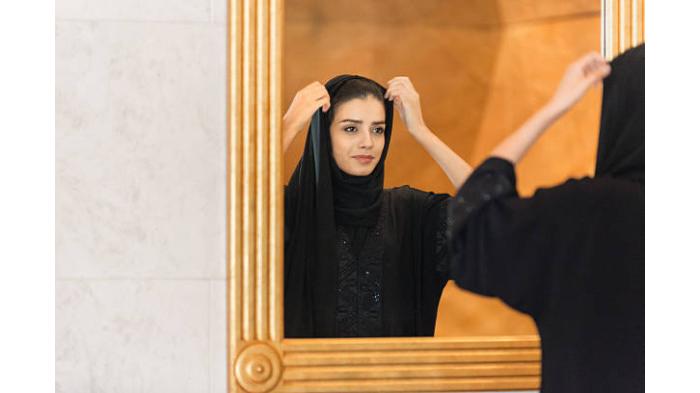 Ilustrasi perempuan menggunakan hijab. (istock)