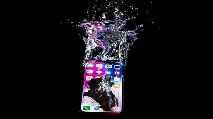 Pertolongan Pertama iPhone Kemasukan Air, Lakukan 8 Langkah Ini