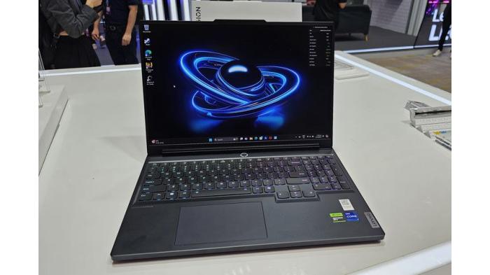 Laptop gaming Lenovo Legion 7i | Kompas.com/Wahyunanda Kusuma