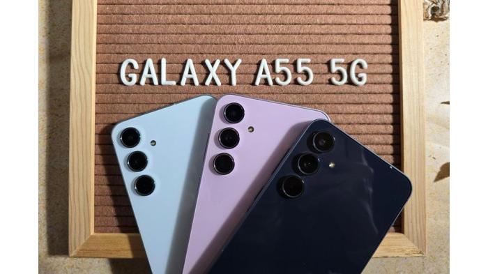 Samsung Galaxy A55 5G hadir dalam 2 opsi warna, yakni Awesome IceBlue, Awesome Lilac, dan Awesome Navy | KOMPAS.com/Caroline Saskia Tanoto