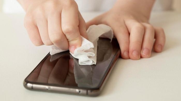 ilustrasi mengeringkan iPhone | foto freepik