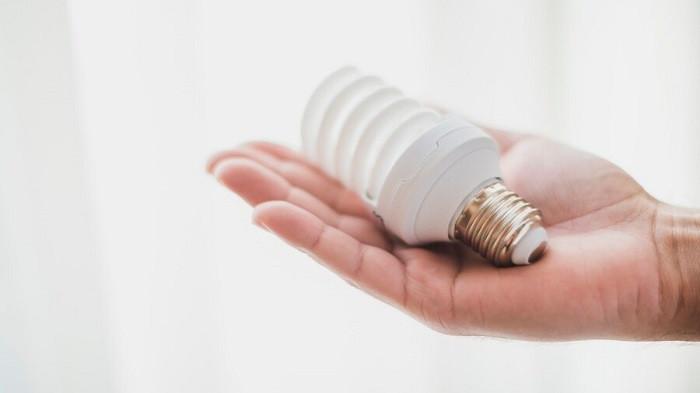 Cara hemat tagihan listrik rumah | foto freepik