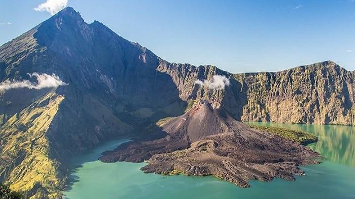 Gunung Rinjani (kompas.com)