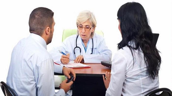 Ilustrasi dengan dokter (kompashealth.com)