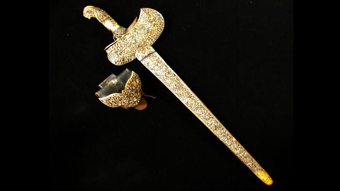 Ilustrasi keris logam (kompas.com)