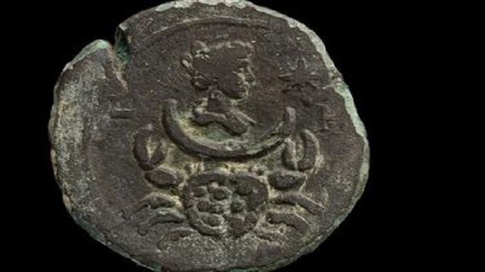 Ilustrasi ukiran logam (kompas.com)