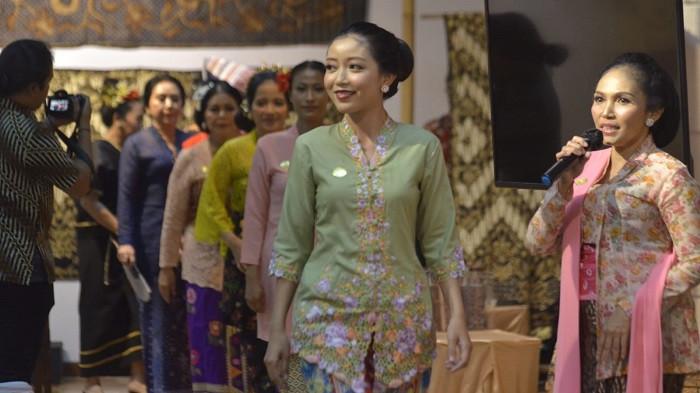 Mengenal jenis-jenis kebaya dalam Temu Komunitas Pencinta Kebaya. (dok. Bentara Budaya)