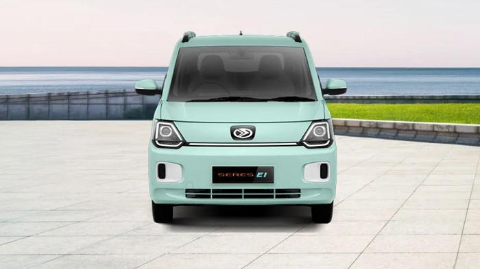 Mobil Listrik Seres E1 yang Dapat Promo di Pameran PEVS 2024. (oto.com)