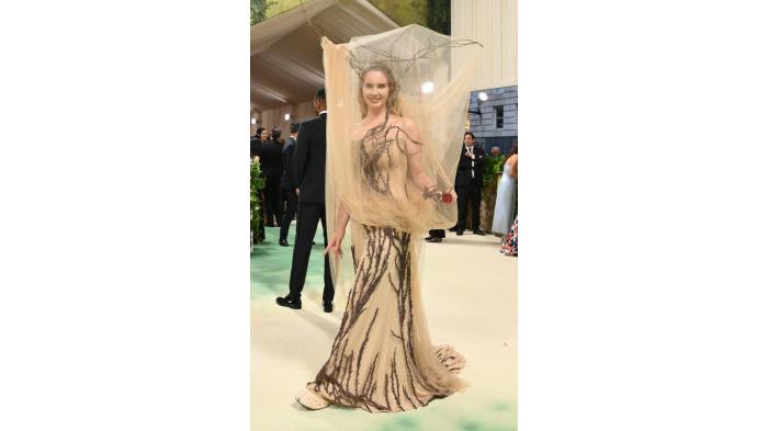 Penampilan Lana Del Reydi Met Gala 2024. (AFP/Angela Weiss)