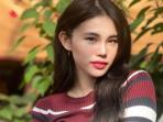 Viral Selebgram Zoe Levana Bikin Konten 'Nyangkut' di Jalur Trans Jakarta, Segini Dendanya