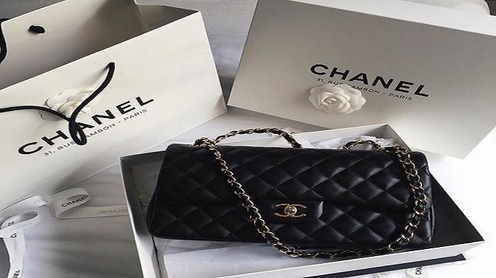 chanel flap bag (pinterest.com)