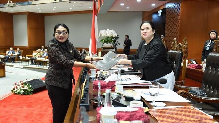 Dewan Perwakilan Rakyat (DPR) menyetujui Rancangan Undang-Undang (RUU) Kesejahteraan Ibu dan Anak (KIA) pada Fase 1.000 Hari Pertama Kehidupan disahkan menjadi undang-undang (UU). (Kompas.com)