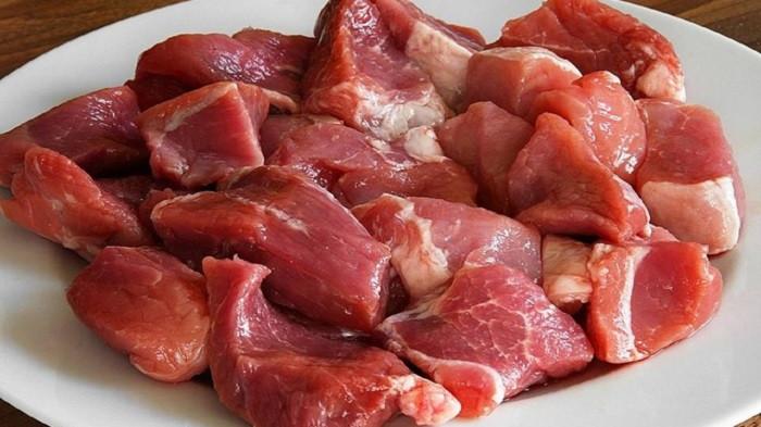 Ilustrasi daging kurban dipilih untuk membuat steak premium. (Pixabay)