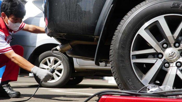 Ilustrasi gas buang mobil (Tribunnews.com) 