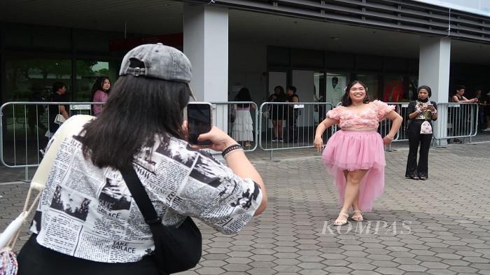 Outfit konser kpop (kompas.id)