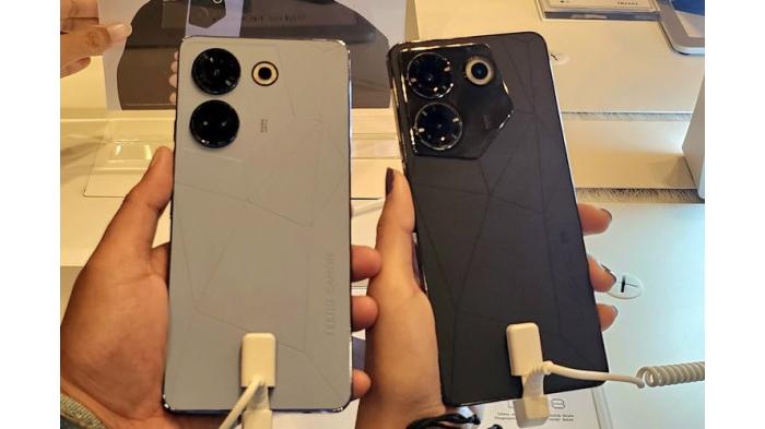 Tecno Camon 20 5G (kanan) | foto KOMPAS.com/ Galuh Putri Riyanto