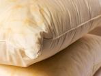 4 Bahan Alami untuk Hilangkan Noda Iler di Sarung Bantal 