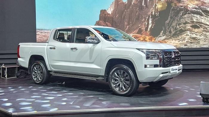8 Pilihan Mobil Double Cabin Toyota New Hilux dan Mitsubishi All New Triton, Cek Harga Lengkapnya OTR Jakarta per Juli 2024