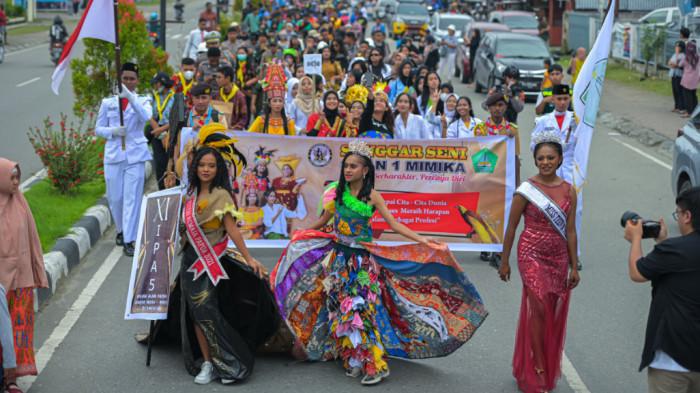 Parade Timika Inside Festival of Art 2024