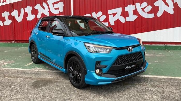 Toyota Raize, tipe mobil yang masih boleh isi Pertalite | KOMPAS.com/DIO DANANJAYA
