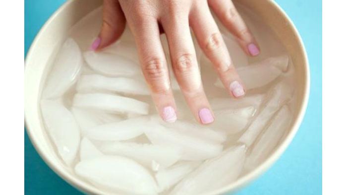 Celupkan kuku di air dingin | Tribunnews.com