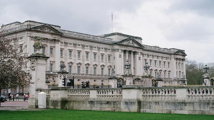 Istana Buckingham, Inggris Raya jadi salah satu properti termahal di dunia. (Getty Images)