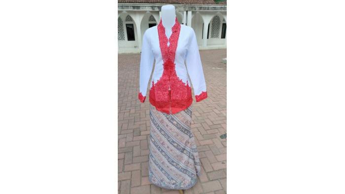 Kebaya Encim Putih Merah (Shoppe.co.id)