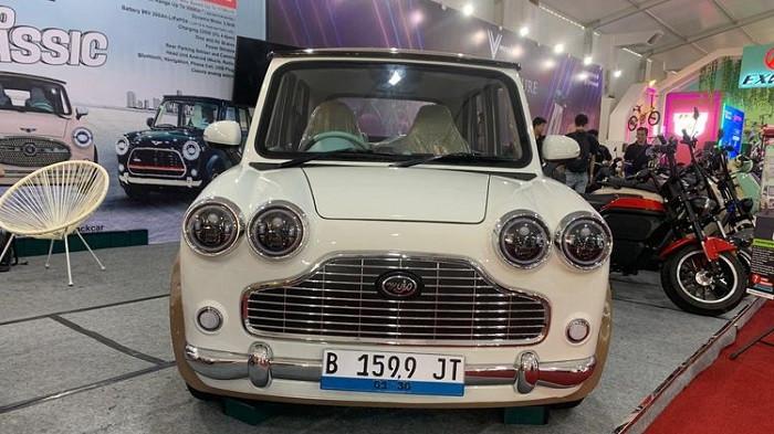 Mobil Listrik Lokal Asli Indonesia, yakni 