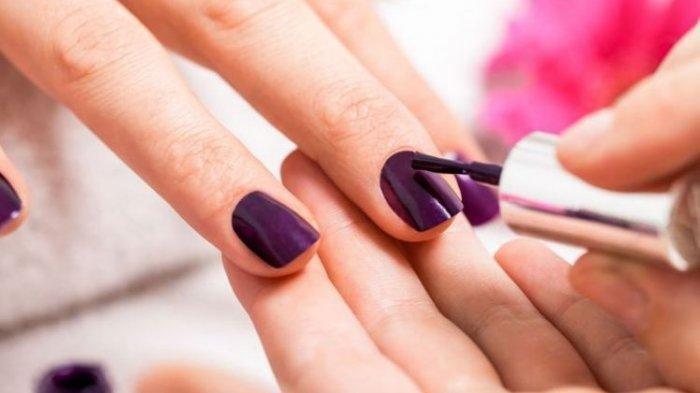 Pakai kuteks | Tribunnews.com