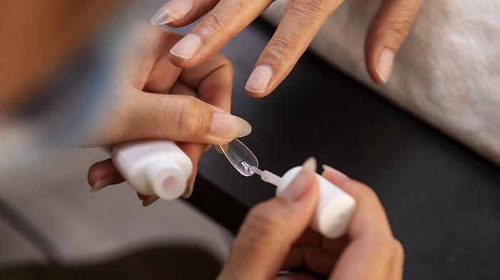 Tips pemasangan kuku palsu agar tahan lama | foto freepik