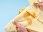 6 Cara Menghilangkan Noda Minyak di Baju Menggunakan Alat dan Bahan yang Ada di Rumah
