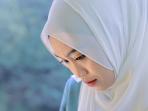 6 Cara Mudah Merawat Jilbab Sesuai dengan Jenis Bahannya, Jadi Awet dan Lebih Nyaman!