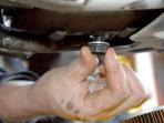 4 Tips Menghindari Kerusakan Baut Tap Saat Ganti Oli