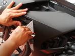 5 Cara Ampuh Bersihkan Bekas Stiker Bodi Motor, Salah Satunya Bisa Pakai Bumbu Dapur
